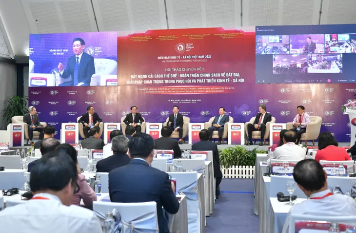 Bộ trưởng Bộ Tài chính: Giao đất cần tiền trao cháo múc - Ảnh 1. Bộ trưởng Bộ Tài chính: Giao đất cần tiền trao cháo múc - Ảnh 1.