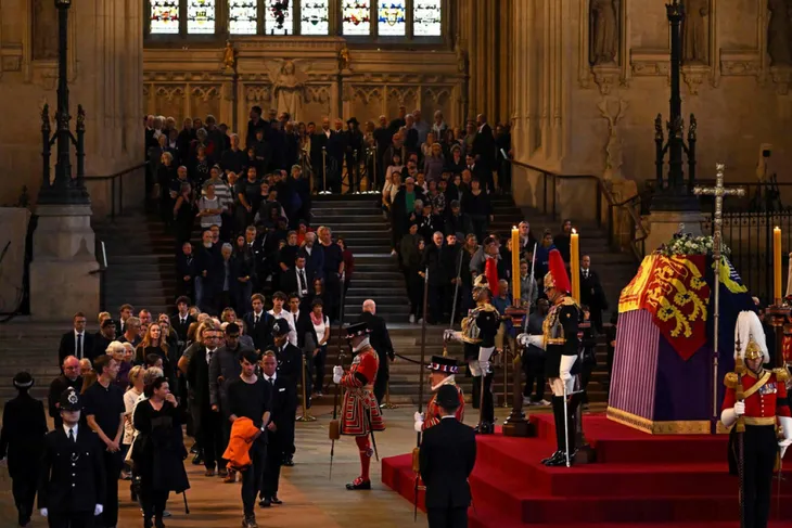 Vương quốc Anh tổ chức tang lễ chính thức tiễn đưa Nữ hoàng Elizabeth II - Ảnh 1. Vương quốc Anh tổ chức tang lễ chính thức tiễn đưa Nữ hoàng Elizabeth II - Ảnh 1.