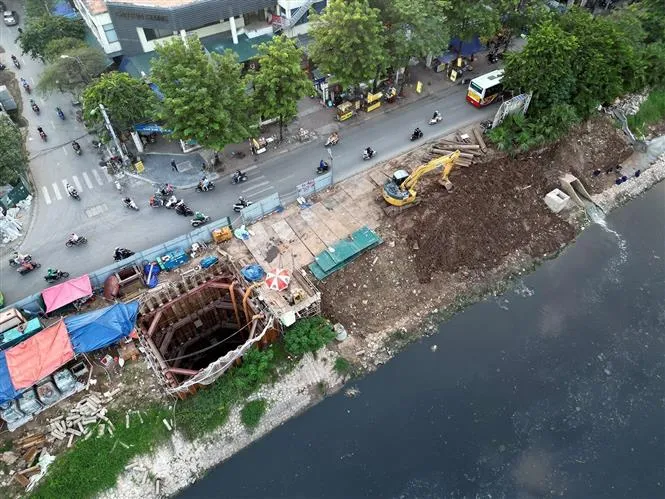 Đảm bảo tiến độ xây dựng cống bao sông Tô Lịch - Ảnh 7. Đảm bảo tiến độ xây dựng cống bao sông Tô Lịch - Ảnh 7.