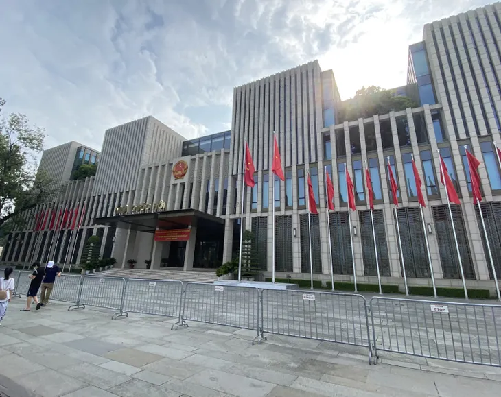 Phố phường Hà Nội rực rỡ cờ hoa chào đón Tết độc lập - Ảnh 2. Phố phường Hà Nội rực rỡ cờ hoa chào đón Tết độc lập - Ảnh 2.