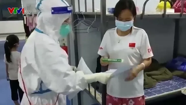 Trung Quốc phong tỏa thành phố Thành Đô 21 triệu dân - Ảnh 1.