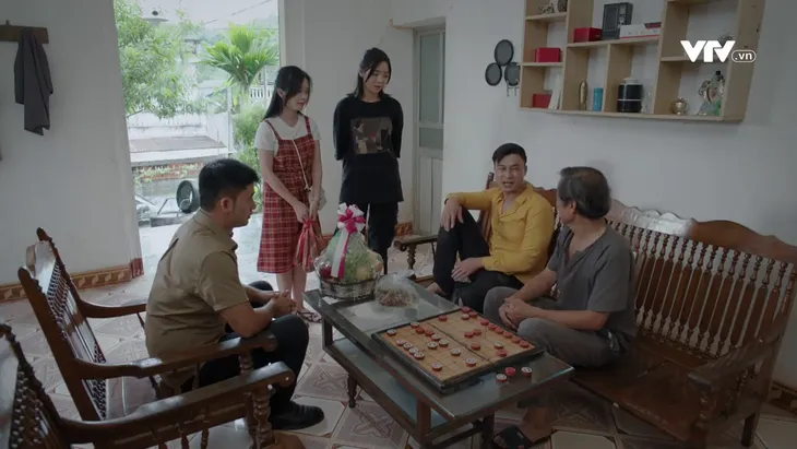 Ga-ra hạnh phúc: Cười đừng hỏi khi Trung đến thăm ông Sơn Ca - Ảnh 5. Ga-ra hạnh phúc: Cười đừng hỏi khi Trung đến thăm ông Sơn Ca - Ảnh 5.