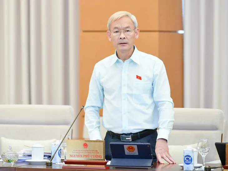 Sửa Luật Đấu thầu phải khắc phục được việc thiếu thuốc, trang thiết bị y tế - Ảnh 2. Sửa Luật Đấu thầu phải khắc phục được việc thiếu thuốc, trang thiết bị y tế - Ảnh 2.