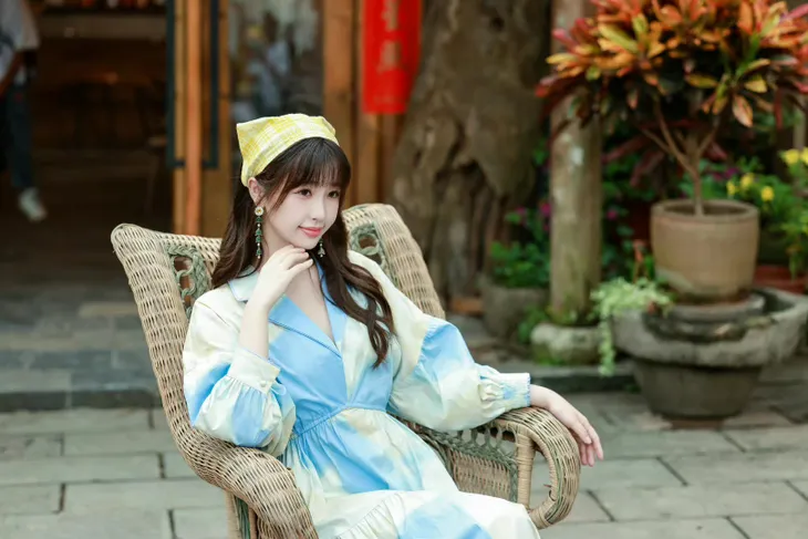 Ngu Thư Hân mang 300 bộ trang phục làm phim Khu rừng nhỏ của hai người - Ảnh 5. Ngu Thư Hân mang 300 bộ trang phục làm phim Khu rừng nhỏ của hai người - Ảnh 5.