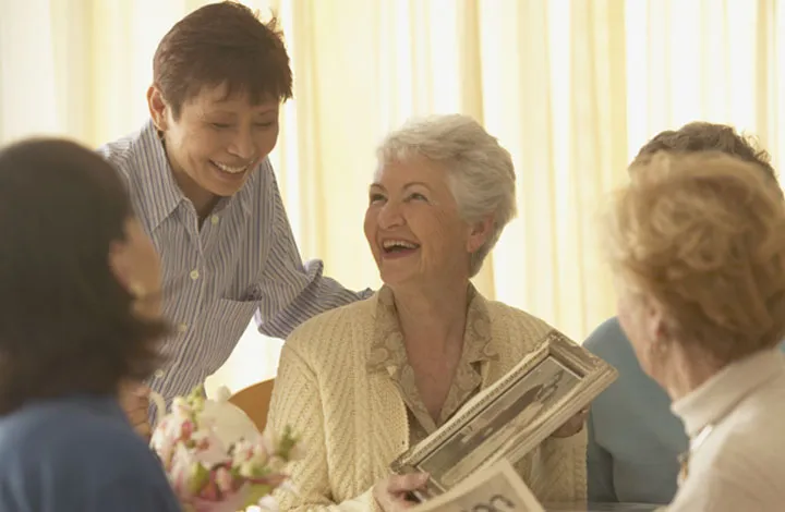 Người lớn tuổi có tinh thần vững vàng hơn dù suy giảm nhận thức - Ảnh 1. Người lớn tuổi có tinh thần vững vàng hơn dù suy giảm nhận thức - Ảnh 1.
