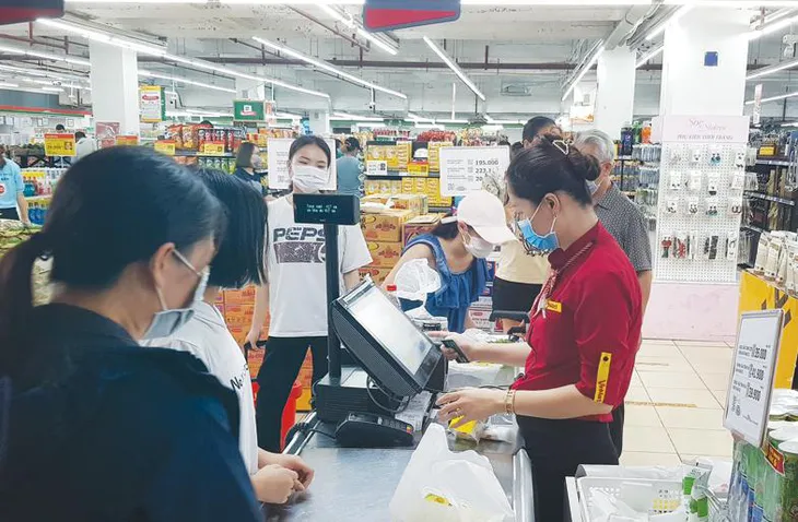 Khuyến khích người dân lấy hóa đơn điện tử khi mua sắm - Ảnh 1. Khuyến khích người dân lấy hóa đơn điện tử khi mua sắm - Ảnh 1.