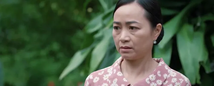 Thông gia ngõ hẹp - Tập 2: Mẹ Phan không muốn con gái lộ mặt - Ảnh 1. Thông gia ngõ hẹp - Tập 2: Mẹ Phan không muốn con gái lộ mặt - Ảnh 1.