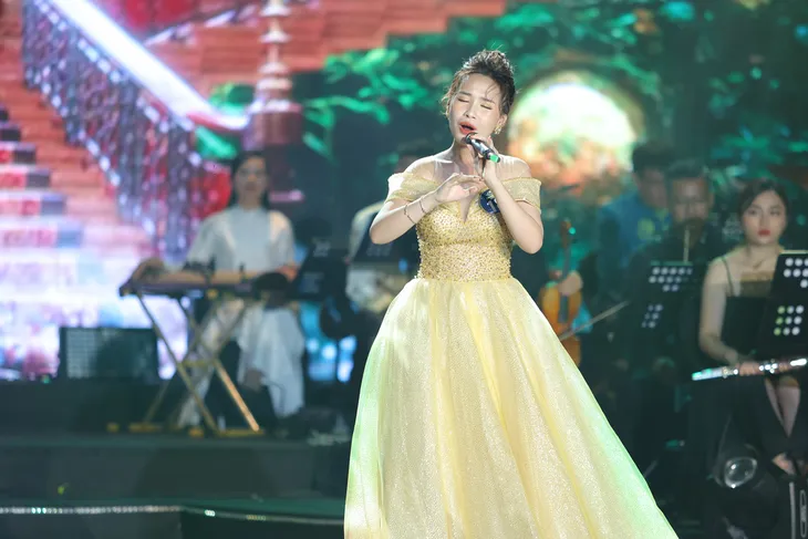Sao Mai 2022: Vân Anh không mất tự tin vì là “thí sinh trường tỉnh” - Ảnh 3. Sao Mai 2022: Vân Anh không mất tự tin vì là “thí sinh trường tỉnh” - Ảnh 3.