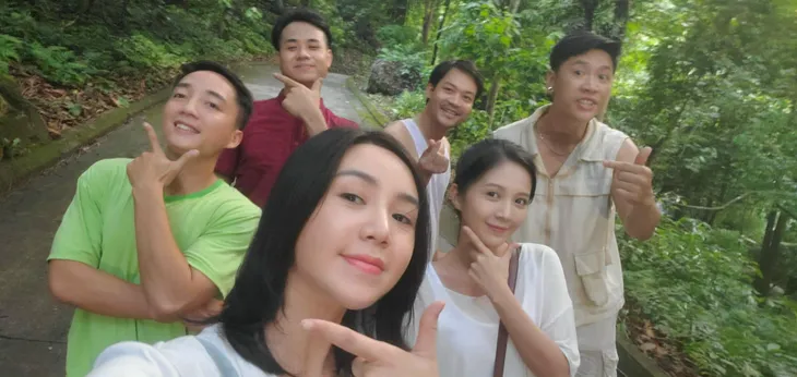 Hậu trường chuyến cắm trại vui vẻ trong Ga-ra hạnh phúc - Ảnh 1. Hậu trường chuyến cắm trại vui vẻ trong Ga-ra hạnh phúc - Ảnh 1.