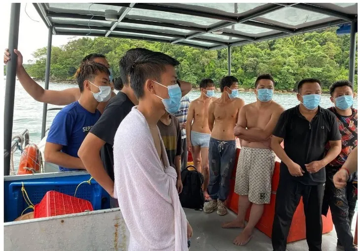 Lật thuyền chở khách Trung Quốc tại Campuchia, 23 người mất tích - Ảnh 1. Lật thuyền chở khách Trung Quốc tại Campuchia, 23 người mất tích - Ảnh 1.