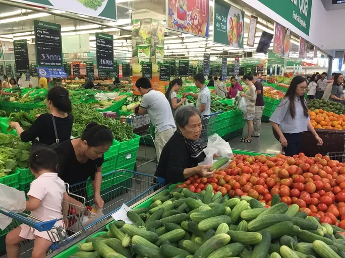 Rau chợ dán nhãn VietGAP vào siêu thị: Hai Bộ vào cuộc - Ảnh 1. Rau chợ dán nhãn VietGAP vào siêu thị: Hai Bộ vào cuộc - Ảnh 1.