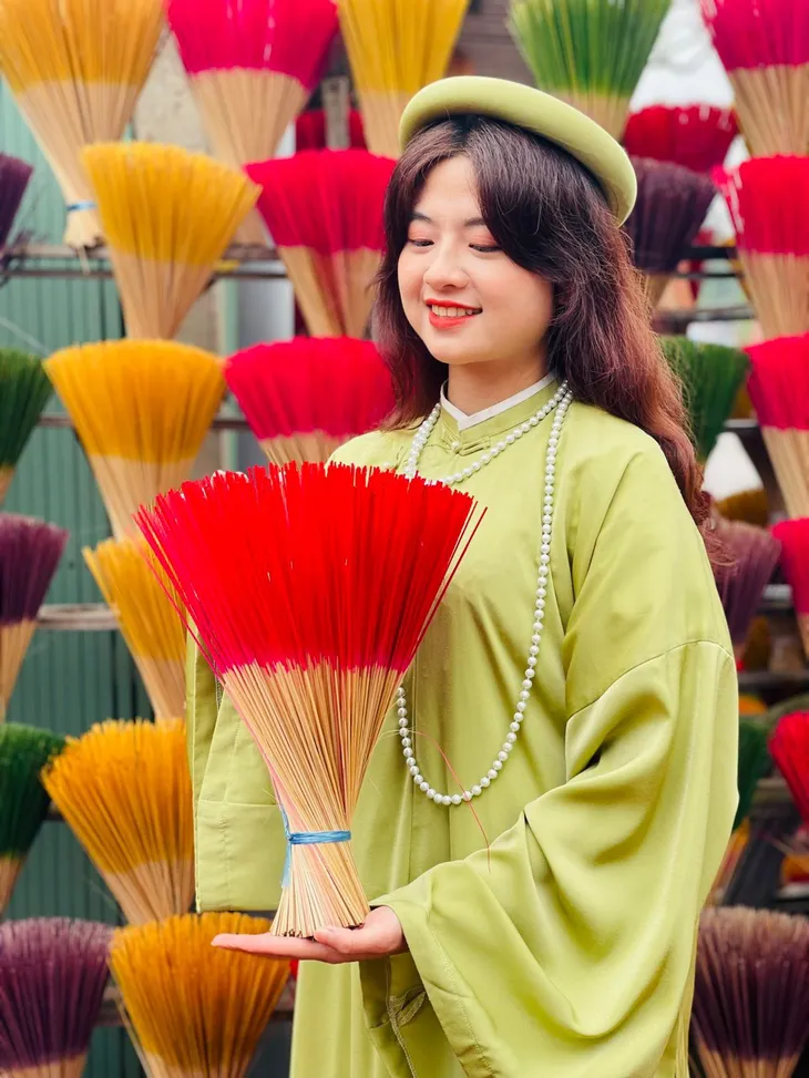 Rực rỡ làng hương Thuỷ Xuân giữa lòng Cố đô trầm lặng - Ảnh 3. Rực rỡ làng hương Thuỷ Xuân giữa lòng Cố đô trầm lặng - Ảnh 3.