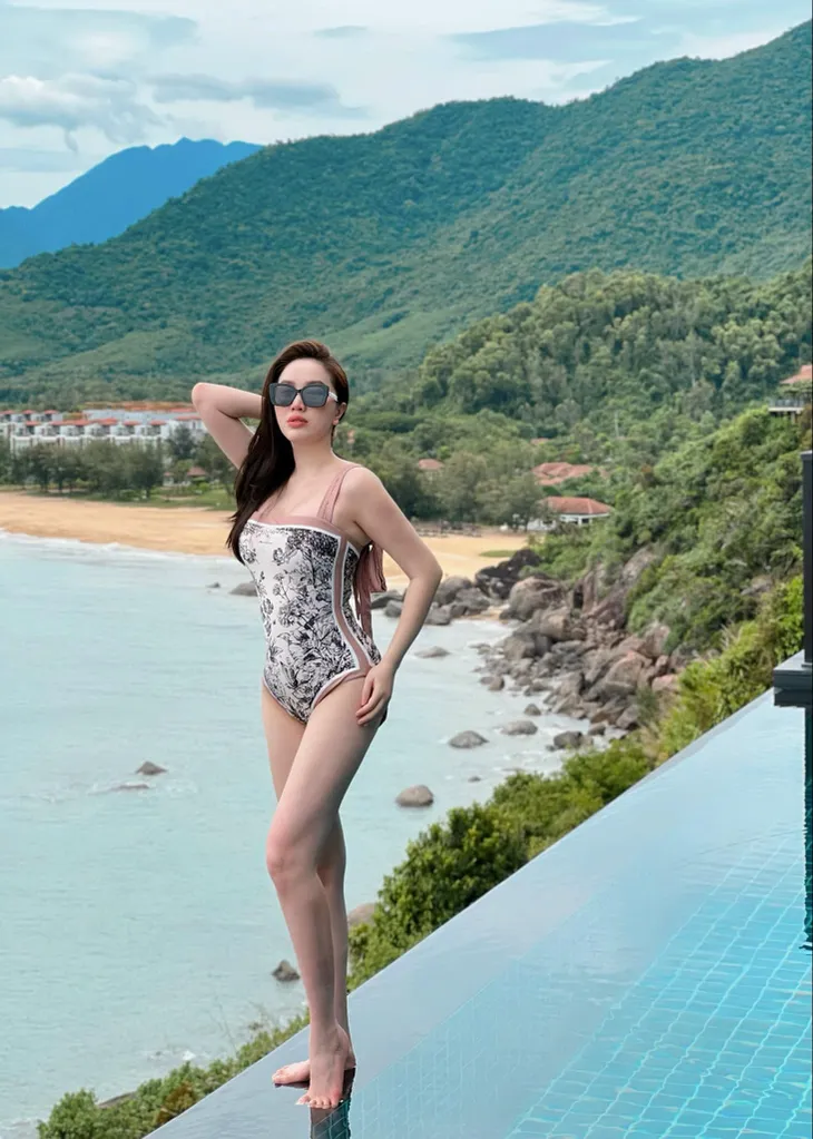 Sao Việt trong ngày 25/9: Vân Dung khoe eo thon, Tuấn Hưng quỳ gối khóc trong show Ban công - Ảnh 9. Sao Việt trong ngày 25/9: Vân Dung khoe eo thon, Tuấn Hưng quỳ gối khóc trong show Ban công - Ảnh 9.