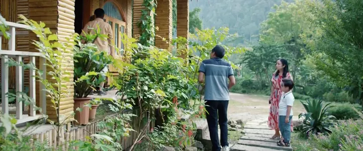 Thông gia ngõ hẹp - Tập 3: Cả nhà Linh cảm giác gia đình Phan có gì đó rất lạ - Ảnh 21. Thông gia ngõ hẹp - Tập 3: Cả nhà Linh cảm giác gia đình Phan có gì đó rất lạ - Ảnh 21.