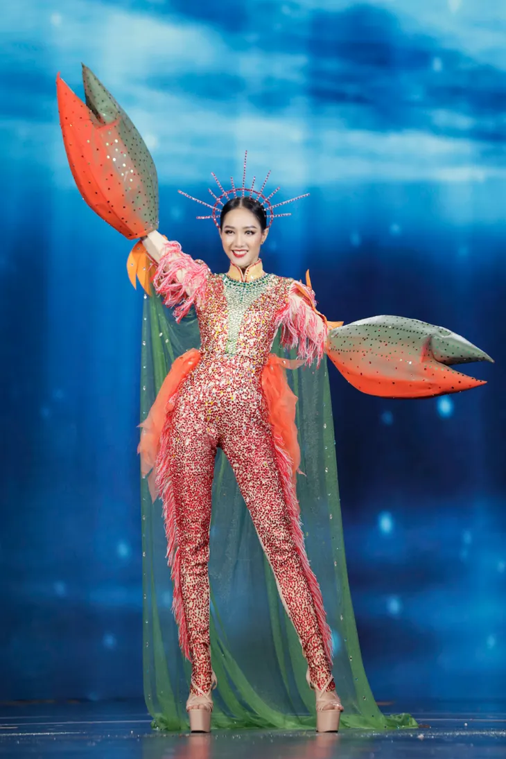 Những bộ trang phục văn hóa dân tộc ấn tượng tại Miss Grand Vietnam 2022 - Ảnh 4. Những bộ trang phục văn hóa dân tộc ấn tượng tại Miss Grand Vietnam 2022 - Ảnh 4.