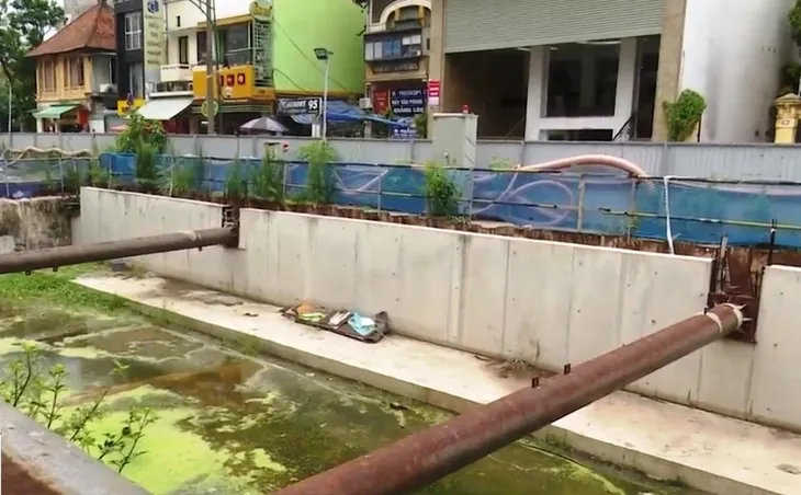 Cuộc sống lay lắt bên những dự án metro chậm tiến độ - Ảnh 3.