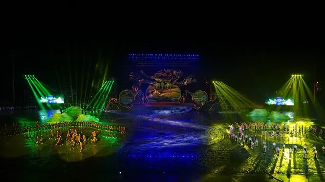Thủ tướng: Bảo tồn, phát huy và lan tỏa Xòe Thái là trách nhiệm của tất cả chúng ta - Ảnh 12. Thủ tướng: Bảo tồn, phát huy và lan tỏa Xòe Thái là trách nhiệm của tất cả chúng ta - Ảnh 12.