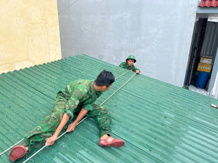 CẬP NHẬT: Bão số 4 tăng 1 cấp, dự báo còn mạnh thêm - Ảnh 73. CẬP NHẬT: Bão số 4 tăng 1 cấp, dự báo còn mạnh thêm - Ảnh 73.