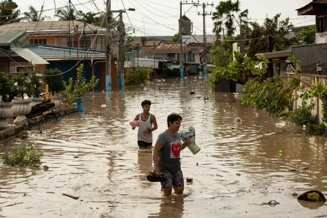 Siêu bão Noru: 5 người thiệt mạng tại Philippines đều là nhân viên cứu hộ - Ảnh 1. Siêu bão Noru: 5 người thiệt mạng tại Philippines đều là nhân viên cứu hộ - Ảnh 1.