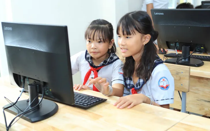 Ngân hàng tái thiết Đức đồng hành cùng NovaGroup tài trợ dự án giáo dục cho học sinh tiểu học - Ảnh 5. Ngân hàng tái thiết Đức đồng hành cùng NovaGroup tài trợ dự án giáo dục cho học sinh tiểu học - Ảnh 5.
