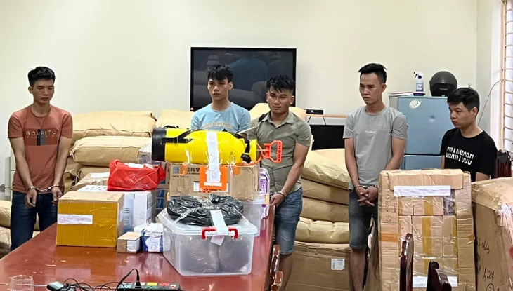 Bóc gỡ đường dây sản xuất, mua bán ma tuý số lượng khủng tại Hà Nội - Ảnh 1. Bóc gỡ đường dây sản xuất, mua bán ma tuý số lượng khủng tại Hà Nội - Ảnh 1.