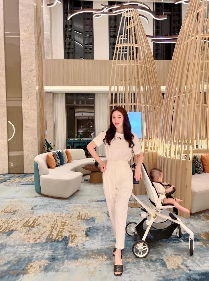 Sao Việt ngày 27/9: Khánh Thi khoe ảnh cưới, Bình An - Phương Nga vi vu Hàn Quốc - Ảnh 8. Sao Việt ngày 27/9: Khánh Thi khoe ảnh cưới, Bình An - Phương Nga vi vu Hàn Quốc - Ảnh 8.