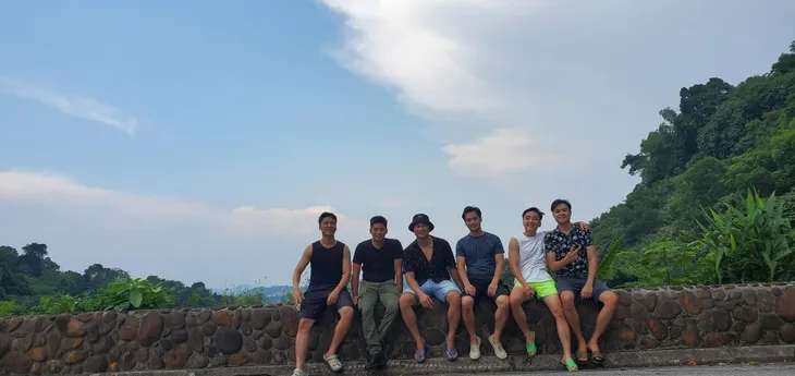Hậu trường lầy lội của Trung trâu cùng anh em trong Ga-ra hạnh phúc - Ảnh 4. Hậu trường lầy lội của Trung trâu cùng anh em trong Ga-ra hạnh phúc - Ảnh 4.