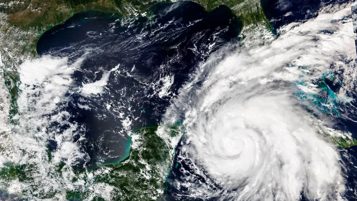 Bão Ian đổ bộ vào Florida từ Cuba, hàng triệu cư dân được lệnh sơ tán - Ảnh 2.