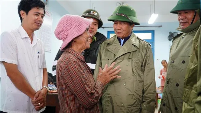 PTTg Lê Văn Thành: Nhanh chóng thống kê thiệt hại do bão số 4 để có biện pháp hỗ trợ kịp thời - Ảnh 1. PTTg Lê Văn Thành: Nhanh chóng thống kê thiệt hại do bão số 4 để có biện pháp hỗ trợ kịp thời - Ảnh 1.