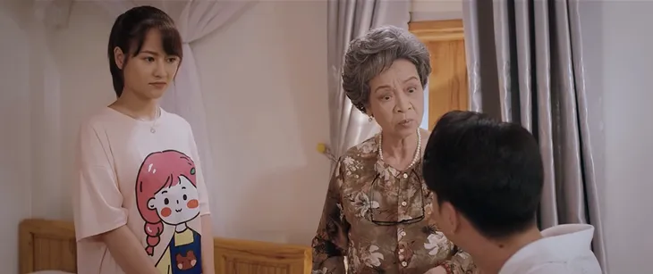 Thông gia ngõ hẹp - Tập 4: Bà nội xì tin tạo điều kiện cho Linh - Phan gần gũi nhau - Ảnh 5. Thông gia ngõ hẹp - Tập 4: Bà nội xì tin tạo điều kiện cho Linh - Phan gần gũi nhau - Ảnh 5.