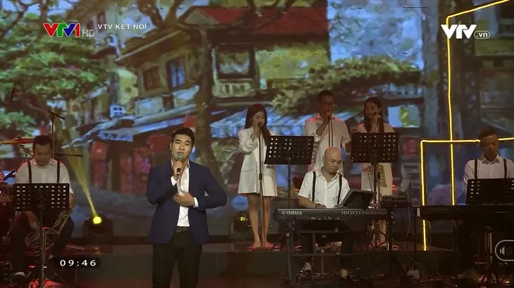 Thanh xuân tươi đẹp tháng 10: Chuyện ngõ, chuyện hẻm - Ảnh 2. Thanh xuân tươi đẹp tháng 10: Chuyện ngõ, chuyện hẻm - Ảnh 2.