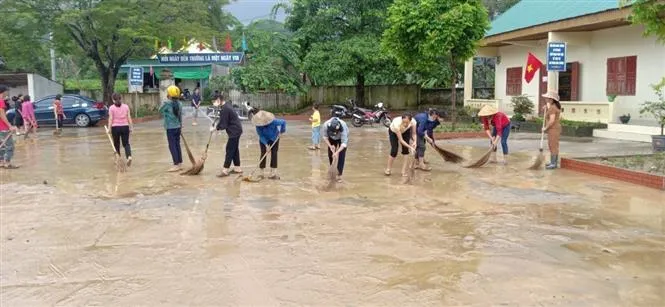 Nghệ An : Nhiều địa phương cho học sinh nghỉ học vì nước lũ dâng cao - Ảnh 5. Nghệ An : Nhiều địa phương cho học sinh nghỉ học vì nước lũ dâng cao - Ảnh 5.