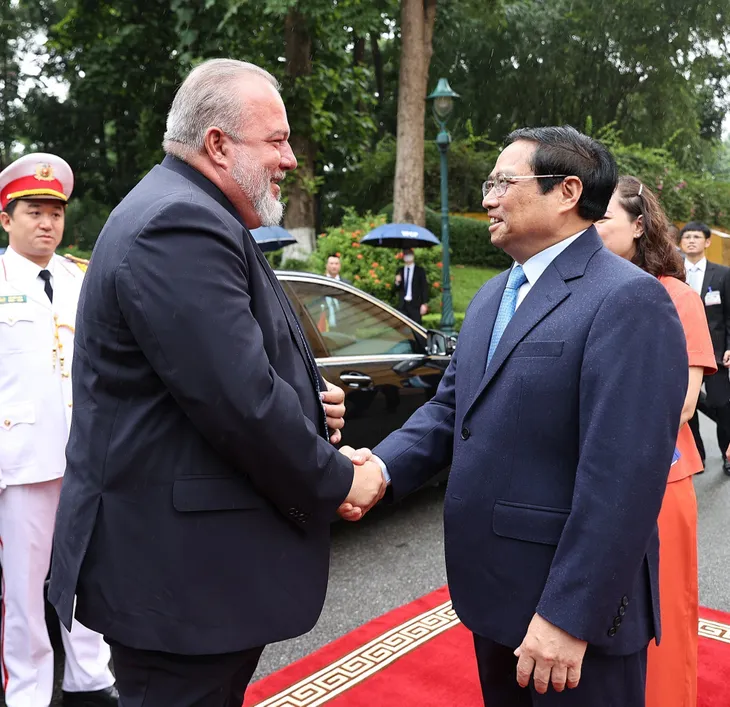 Thủ tướng Phạm Minh Chính đón, hội đàm với Thủ tướng Cộng hòa Cuba - Ảnh 1. Thủ tướng Phạm Minh Chính đón, hội đàm với Thủ tướng Cộng hòa Cuba - Ảnh 1.