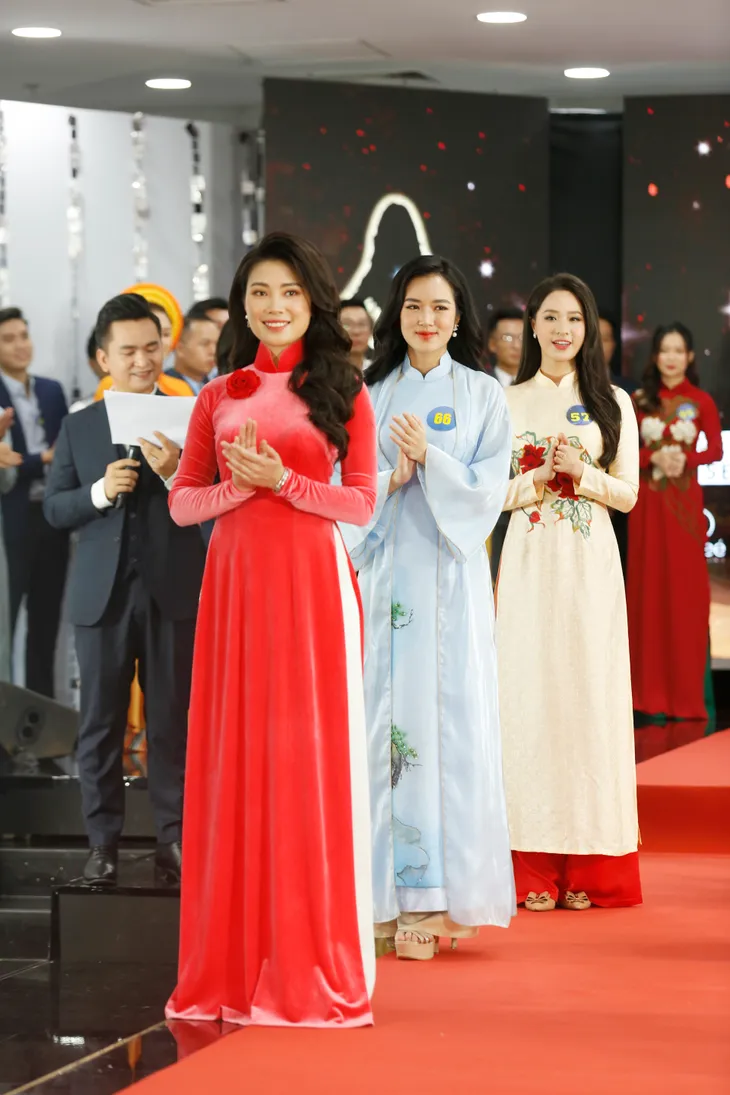 Chung kết Vẻ đẹp VTV 2022: Thí sinh trả lời ứng xử làm khó Ban giám khảo - Ảnh 1. Chung kết Vẻ đẹp VTV 2022: Thí sinh trả lời ứng xử làm khó Ban giám khảo - Ảnh 1.
