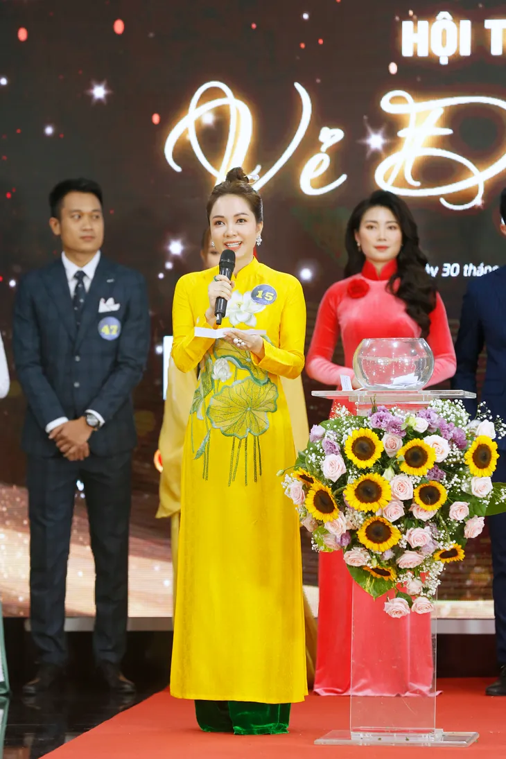 Chung kết Vẻ đẹp VTV 2022: Thí sinh trả lời ứng xử làm khó Ban giám khảo - Ảnh 12. Chung kết Vẻ đẹp VTV 2022: Thí sinh trả lời ứng xử làm khó Ban giám khảo - Ảnh 12.