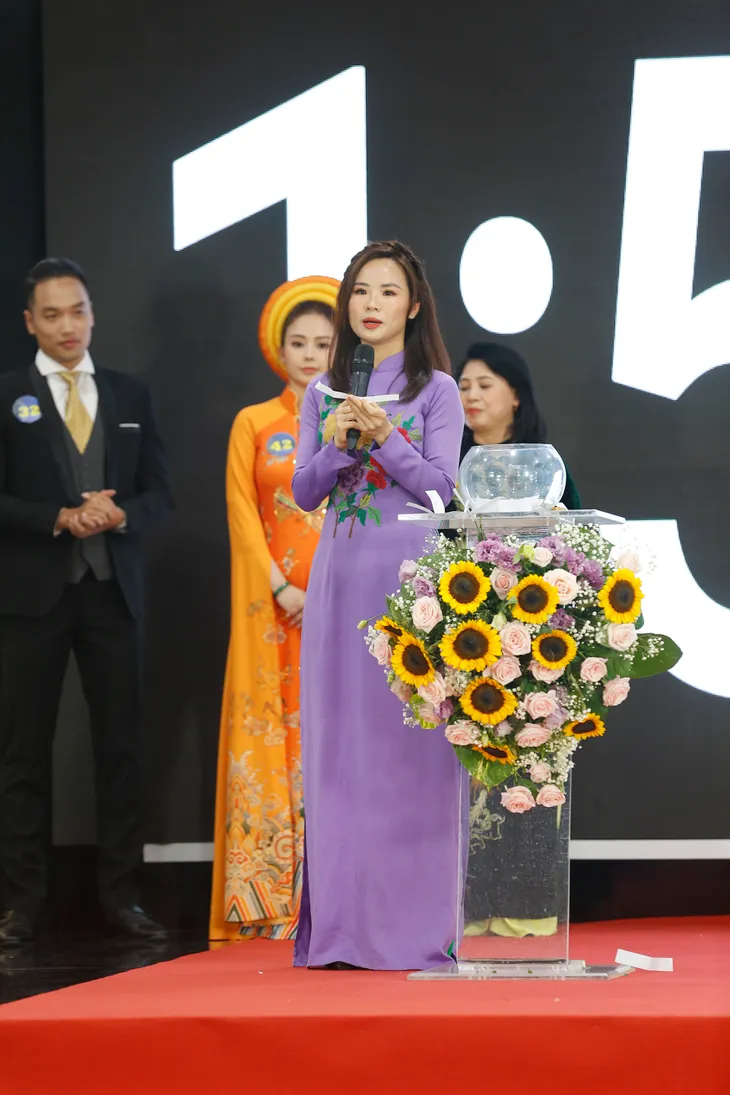 Chung kết Vẻ đẹp VTV 2022: Thí sinh trả lời ứng xử làm khó Ban giám khảo - Ảnh 20. Chung kết Vẻ đẹp VTV 2022: Thí sinh trả lời ứng xử làm khó Ban giám khảo - Ảnh 20.