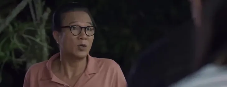 Thông gia ngõ hẹp - Tập 5: Ông Khôi đòi về lúc nửa đêm - Ảnh 4. Thông gia ngõ hẹp - Tập 5: Ông Khôi đòi về lúc nửa đêm - Ảnh 4.