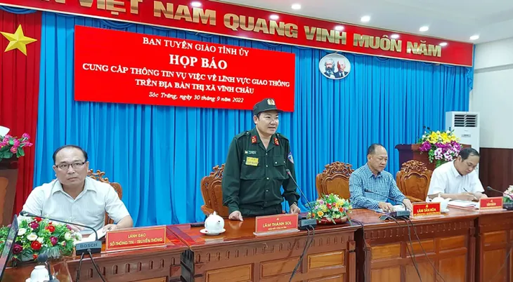 Tước danh hiệu Công an nhân dân của 3 cán bộ công an đánh 2 thiếu niên ở Sóc Trăng - Ảnh 1.