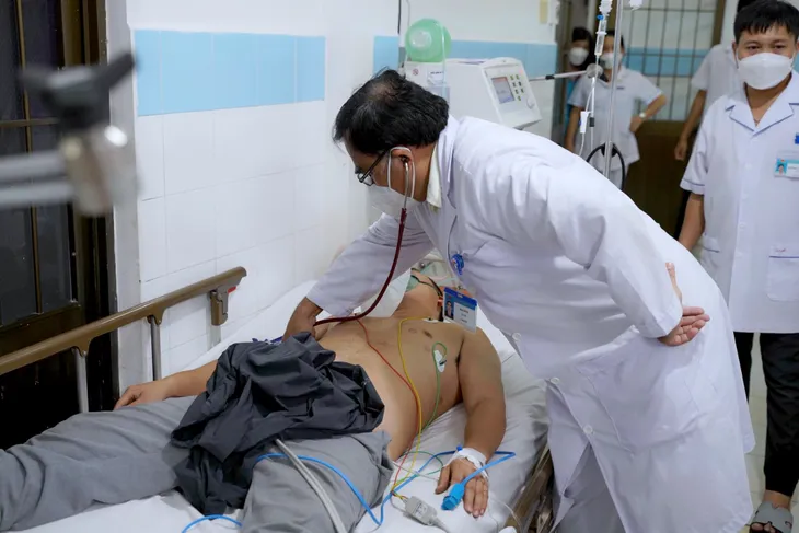 Vụ 12 người trên tàu neo đậu gần Côn Đảo tử vong: Người sống sót nói gì? - Ảnh 1. Vụ 12 người trên tàu neo đậu gần Côn Đảo tử vong: Người sống sót nói gì? - Ảnh 1.