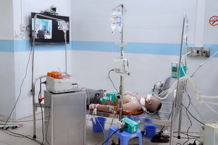 Vụ 12 người trên tàu neo đậu gần Côn Đảo tử vong: Người sống sót nói gì? - Ảnh 2. Vụ 12 người trên tàu neo đậu gần Côn Đảo tử vong: Người sống sót nói gì? - Ảnh 2.