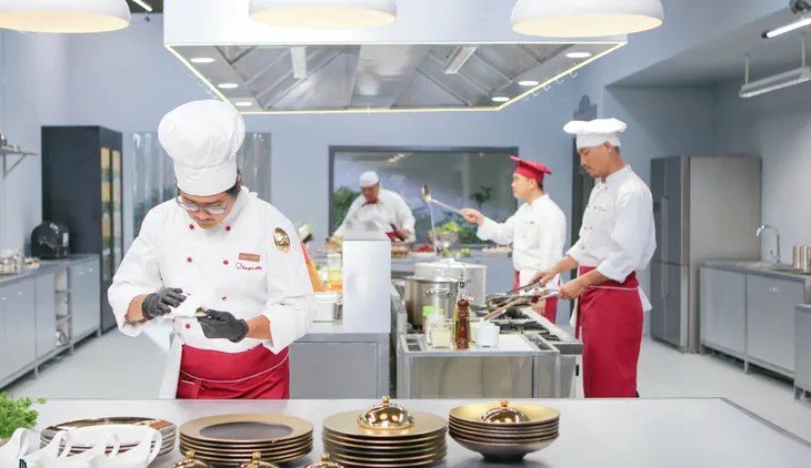 Phim Việt về đề tài ẩm thực Bếp Trưởng Tới! sắp ra mắt - Ảnh 1. Phim Việt về đề tài ẩm thực Bếp Trưởng Tới! sắp ra mắt - Ảnh 1.