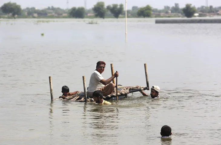 Hơn 1.280 người tử vong do lũ lụt ở Pakistan, 1/3 là trẻ em - Ảnh 1. Hơn 1.280 người tử vong do lũ lụt ở Pakistan, 1/3 là trẻ em - Ảnh 1.