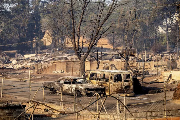 Cháy rừng tại California khiến nhiều người bị thương, hàng nghìn người phải sơ tán - Ảnh 9. Cháy rừng tại California khiến nhiều người bị thương, hàng nghìn người phải sơ tán - Ảnh 9.