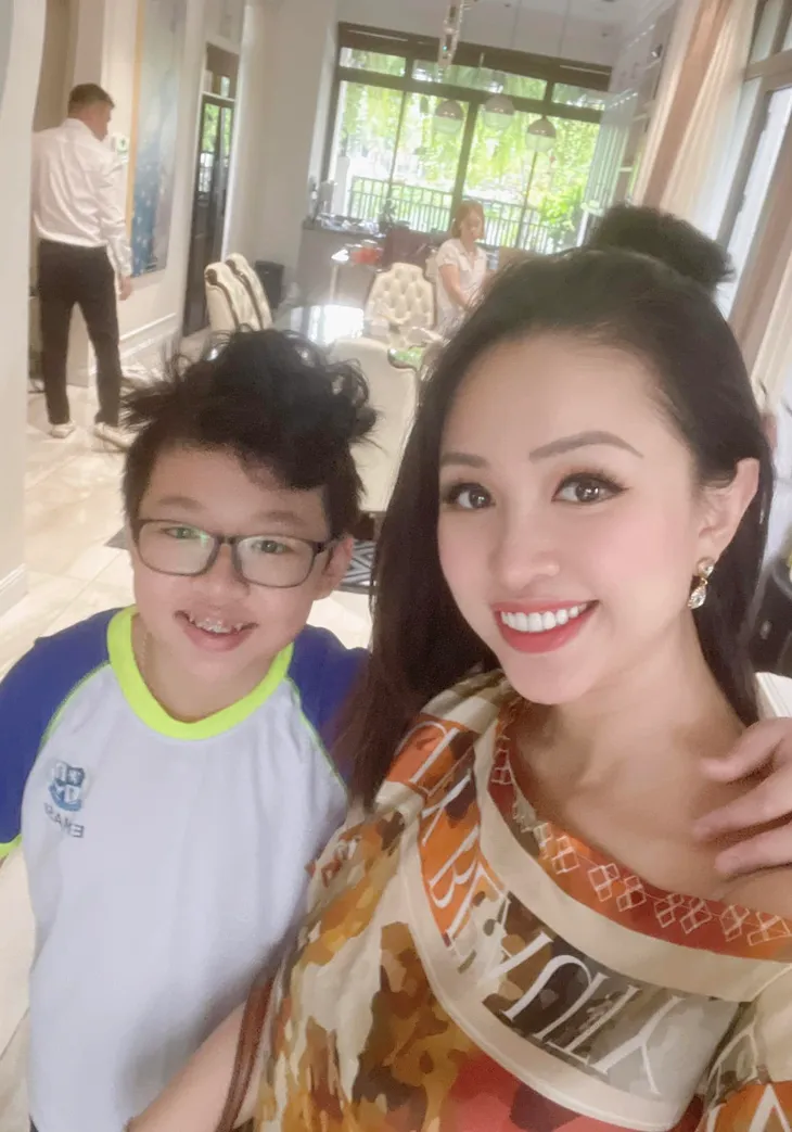 Ngày khai giảng, sao Việt nô nức đưa con tựu trường - Ảnh 5.