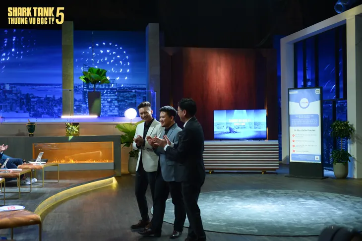 Shark Hùng Anh giành deal cuối cùng của Shark Tank mùa 5 - Ảnh 7. Shark Hùng Anh giành deal cuối cùng của Shark Tank mùa 5 - Ảnh 7.