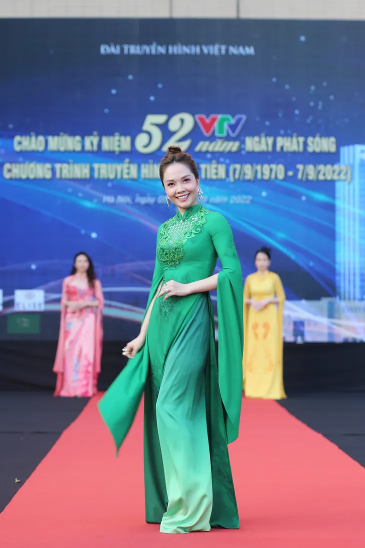 BTV Quỳnh Anh giành giải đặc biệt Vẻ đẹp VTV 2022 - Ảnh 3. BTV Quỳnh Anh giành giải đặc biệt Vẻ đẹp VTV 2022 - Ảnh 3.
