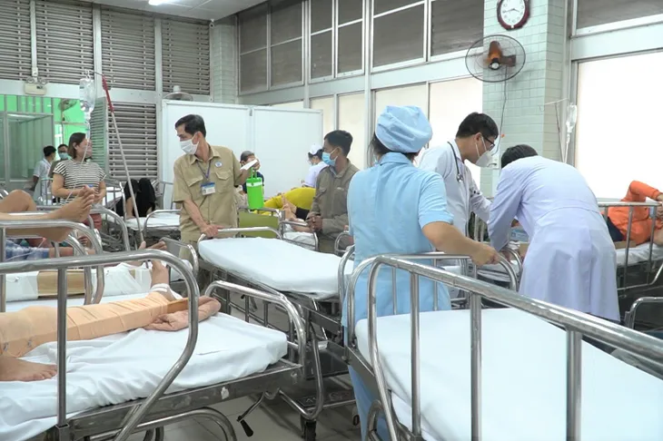 Bệnh nhân cấp cứu tại Bệnh viện Chợ Rẫy tăng cao sau kỳ nghỉ lễ - Ảnh 2. Bệnh nhân cấp cứu tại Bệnh viện Chợ Rẫy tăng cao sau kỳ nghỉ lễ - Ảnh 2.