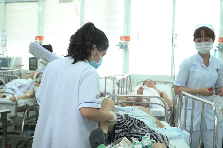Bệnh nhân cấp cứu tại Bệnh viện Chợ Rẫy tăng cao sau kỳ nghỉ lễ - Ảnh 5. Bệnh nhân cấp cứu tại Bệnh viện Chợ Rẫy tăng cao sau kỳ nghỉ lễ - Ảnh 5.