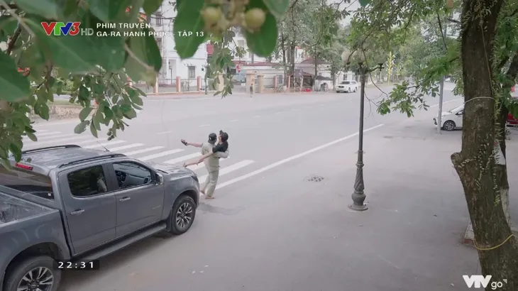 Ga-ra hạnh phúc: Cười lăn lộn màn tấu hài của Duy Hưng với “gã mù qua đường” Doãn Quốc Đam - Ảnh 9. Ga-ra hạnh phúc: Cười lăn lộn màn tấu hài của Duy Hưng với “gã mù qua đường” Doãn Quốc Đam - Ảnh 9.