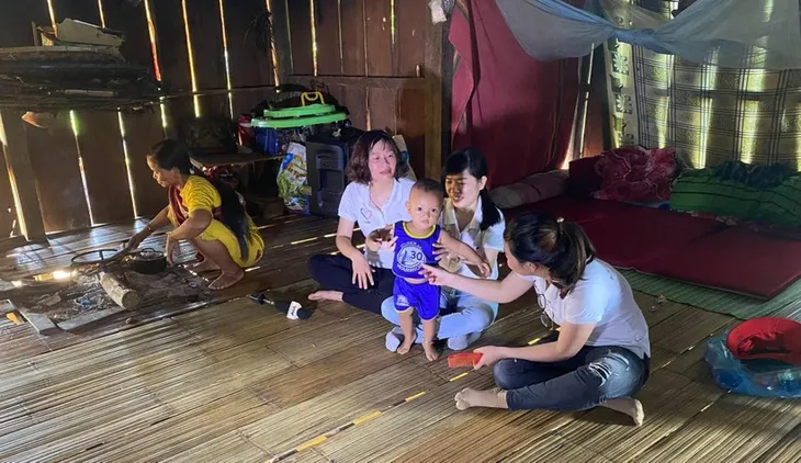 Thắp sáng ước mơ của các em nhỏ mồ côi vùng cao - Ảnh 1. Thắp sáng ước mơ của các em nhỏ mồ côi vùng cao - Ảnh 1.